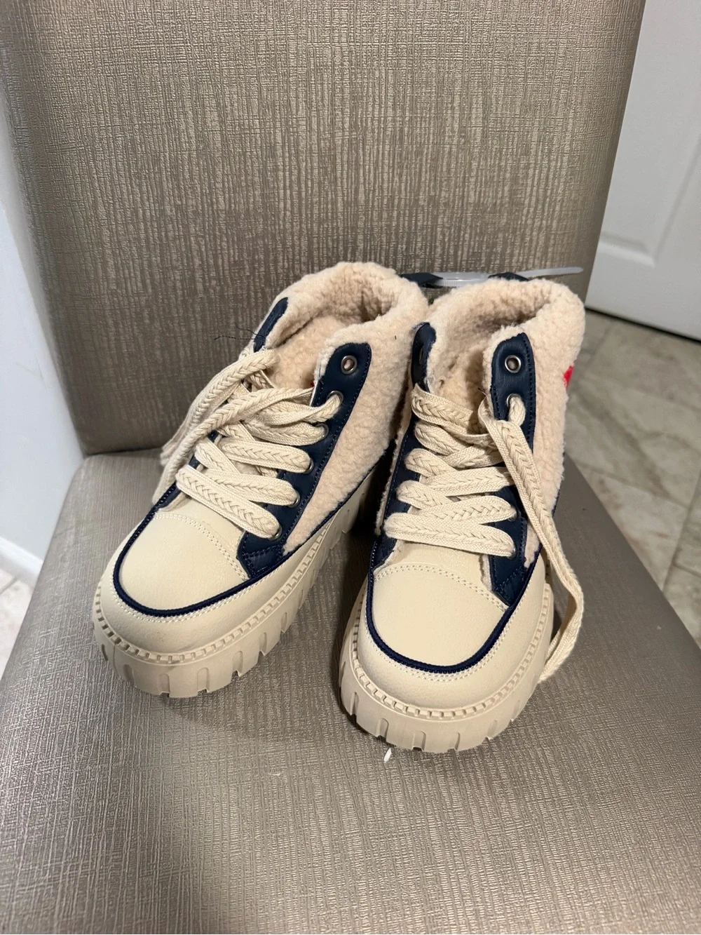 Kids Cream Fleece-Lined Platform Sneakers with Navy Trim and Red Accent